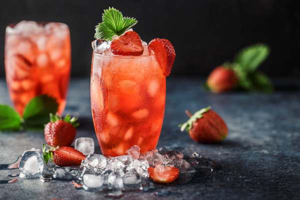 Agua de coco con frutos rojos, Bebidas refrescantes