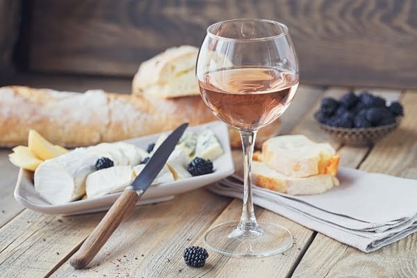 vino-rosado-celebrar-dia-de-las-madres