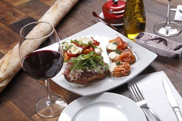vino-tinto-celebrar-día-de-las-madres