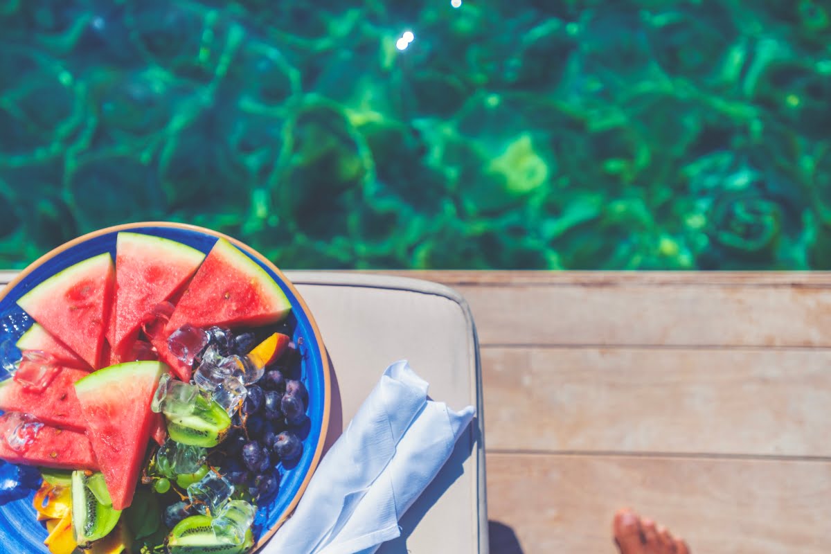 Botanas o snacks refrescantes para el calor