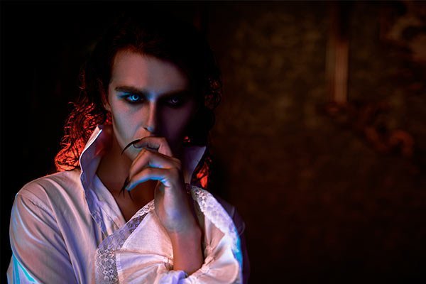 Maquillaje de Halloween hombre vampiro