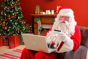 Descubrimos a Santa Claus y a los Reyes Magos comprando juguetes