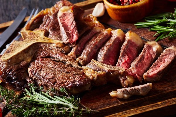 Porterhouse con mantequilla de vino tinto
