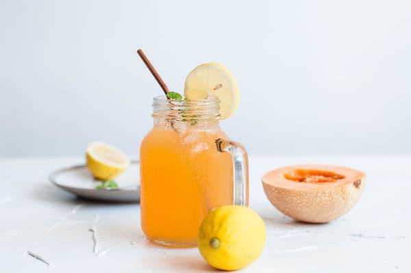 Agua fresca de menta y melón