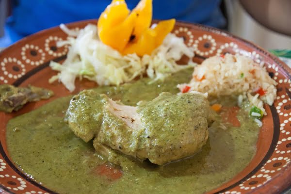 mole verde con arroz