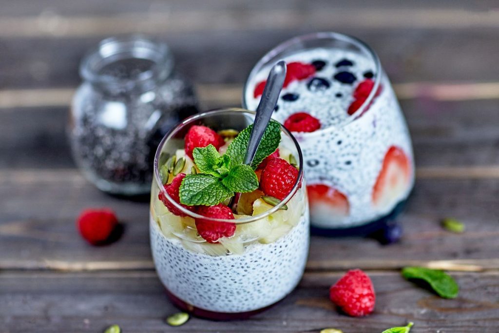 pudin de chia y frutos rojos