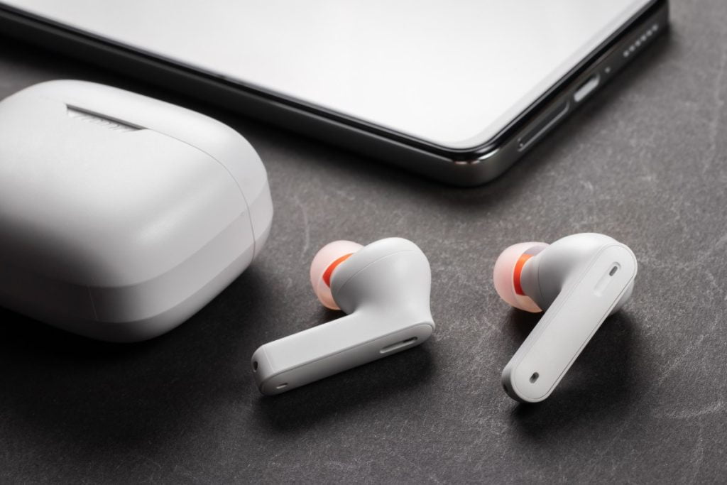 Mantenimiento de audífonos true wireless